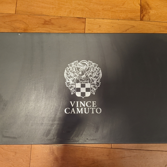 Vince Camuto leather boots - Picture 4 of 8